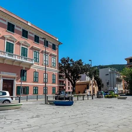 Bright Sea View Home, Steps From The * Lavagna
